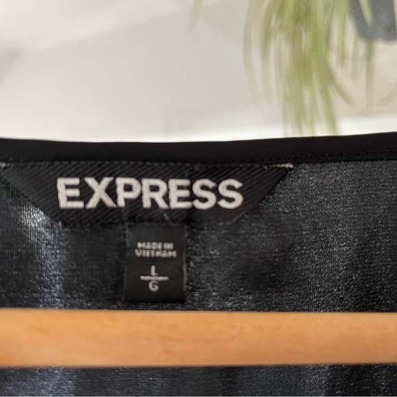Express Top - Picture 4 of 4